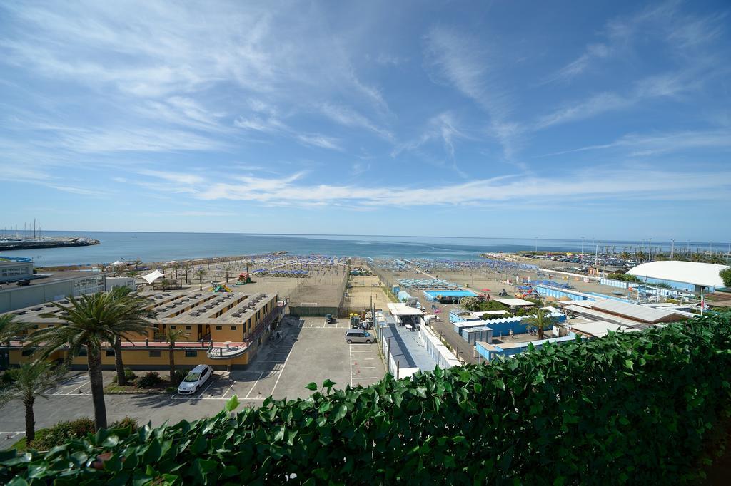 Hotel Santa Maria Chiavari Exterior foto